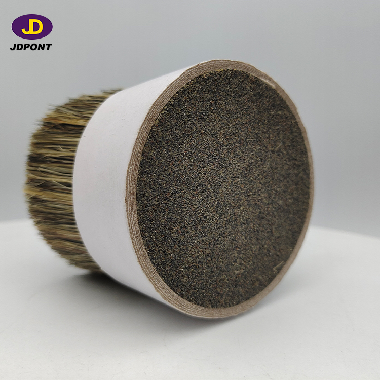 Color gris, 50% mezcla de cerdas naturales 50% filamento sintético EN 90% tops